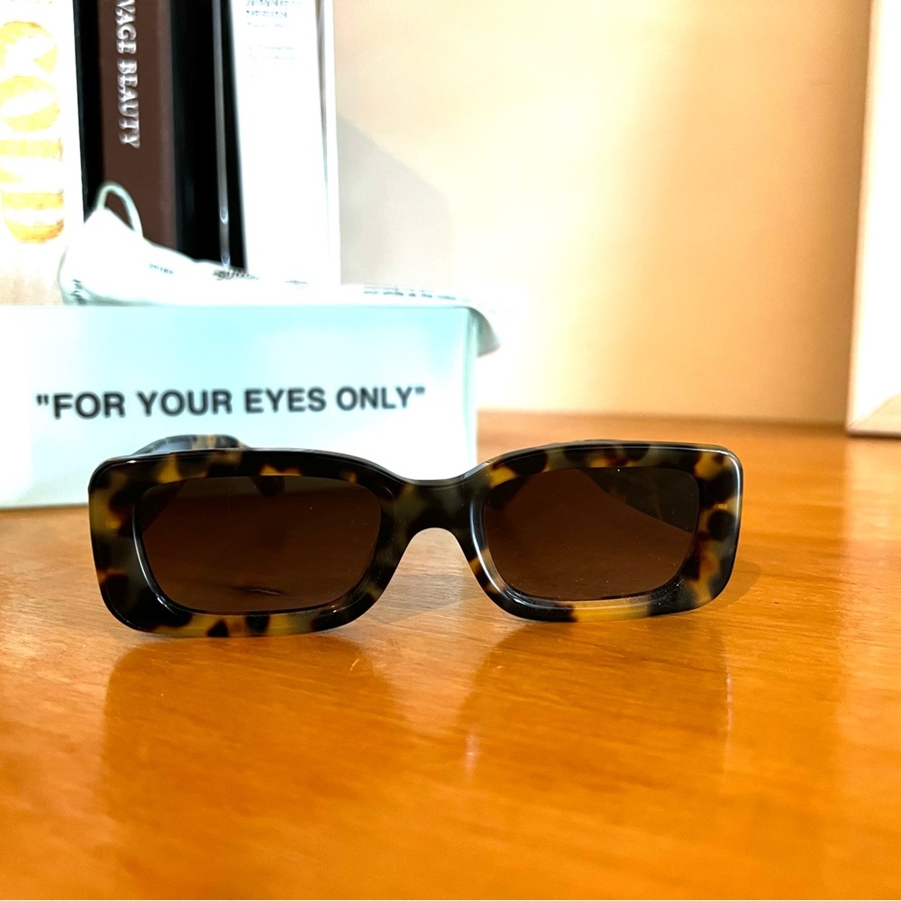 Off-White Tortoise Sunglasses (2018 Sunglass Hut Exclusive)
